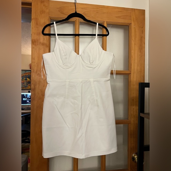NWT Princess Polly White Novella Mini Dress Size 12 - Picture 2 of 8